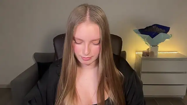 EvaMaddison online show from 06/21/26, 09:17