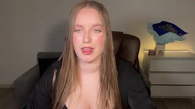 EvaMaddison online show from 06/22/26, 08:39