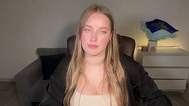 EvaMaddison online show from 06/24/26, 07:46