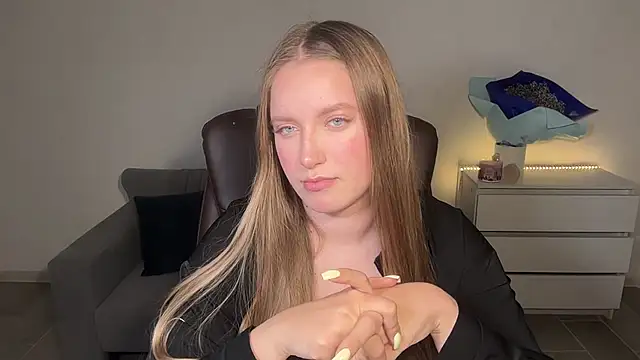 EvaMaddison online show from 06/25/26, 09:08