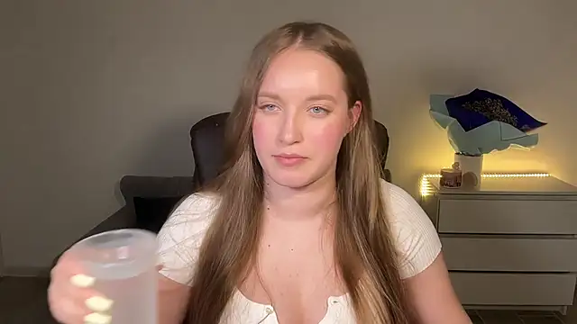 EvaMaddison online show from 06/26/26, 08:57