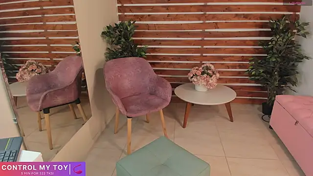 Snapshot of _MeganRain chatting on 01/28/25, 05:43 MeganRain online show from 01/28/25, 05:43