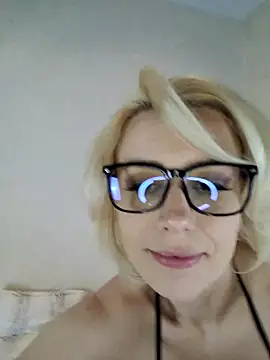 AureliaDoux online show from 02/10/25, 08:21