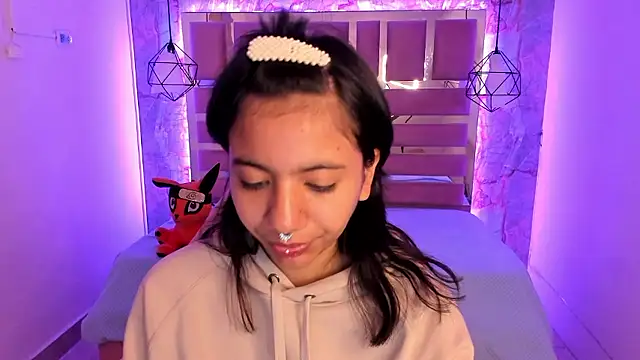 Nami usagi online show from 12/05/24, 12:44