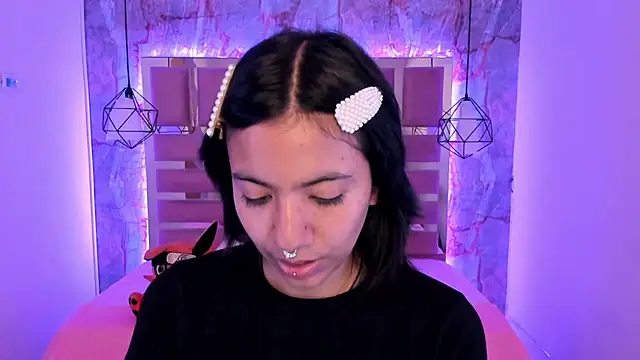 Nami usagi online show from 12/24/24, 12:11