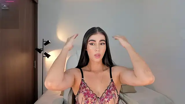 Snapshot of RebeccaBaxter chatting on 03/25/26, 11:55 RebeccaBaxter online show from 03/25/26, 11:55