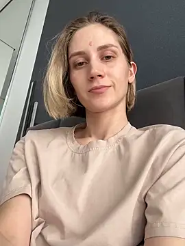 Snapshot of Feral_berry_8133 chatting on 02/16/25, 11:27 Feral berry 8133 online show from 02/16/25, 11:27