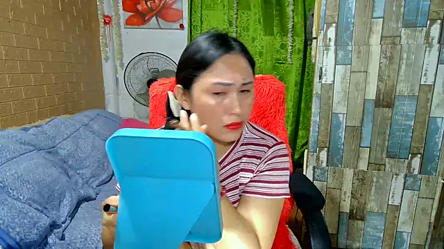 Snapshot of M_e_c_e_l chatting on 02/12/25, 01:30 M e c e l online show from 02/12/25, 01:30