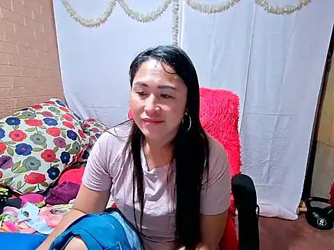 Snapshot of M_e_c_e_l chatting on 02/23/25, 03:40 M e c e l online show from 02/23/25, 03:40