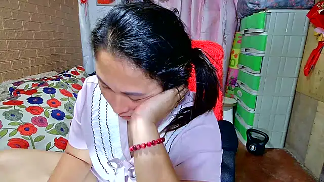 Snapshot of M_e_c_e_l chatting on 03/04/25, 02:49 M e c e l online show from 03/04/25, 02:49