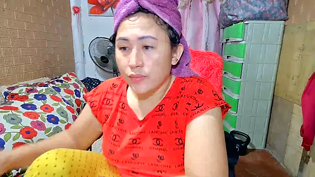 Snapshot of M_e_c_e_l chatting on 03/04/25, 10:46 M e c e l online show from 03/04/25, 10:46