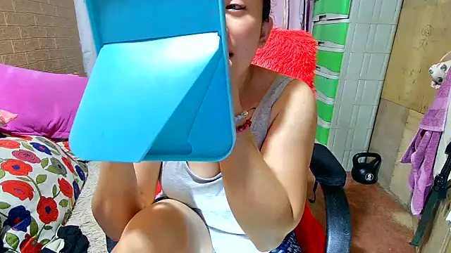 Snapshot of M_e_c_e_l chatting on 03/19/25, 03:08 M e c e l online show from 03/19/25, 03:08