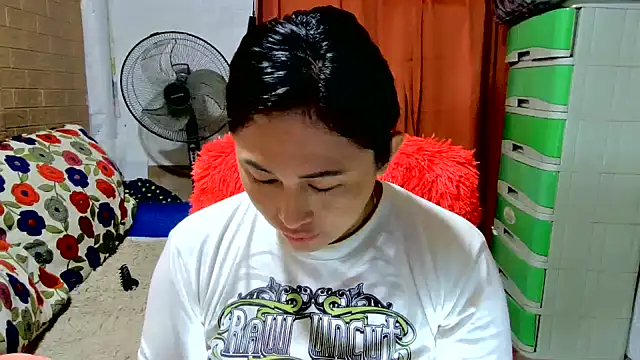 Snapshot of M_e_c_e_l chatting on 09/10/25, 09:15 M e c e l online show from 09/10/25, 09:15