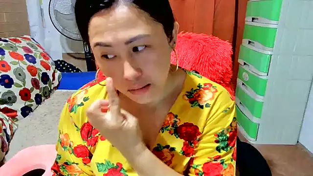 Snapshot of M_e_c_e_l chatting on 09/19/25, 09:48 M e c e l online show from 09/19/25, 09:48