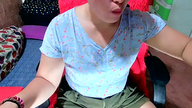 Snapshot of M_e_c_e_l chatting on 10/09/25, 02:09 M e c e l online show from 10/09/25, 02:09