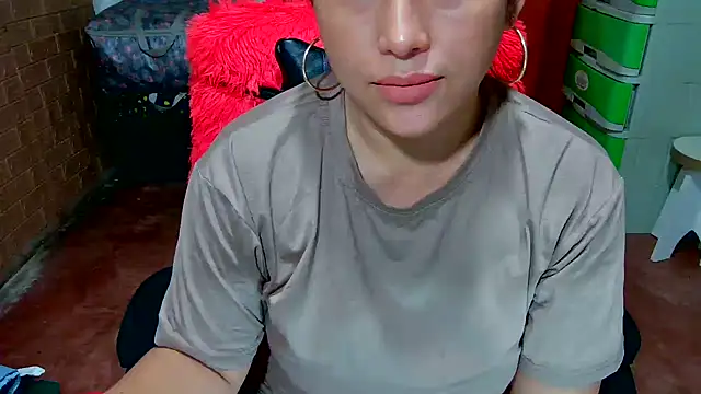 Snapshot of M_e_c_e_l chatting on 10/31/25, 07:48 M e c e l online show from 10/31/25, 07:48