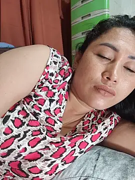 Snapshot of M_e_c_e_l chatting on 11/06/25, 11:59 M e c e l online show from 11/06/25, 11:59