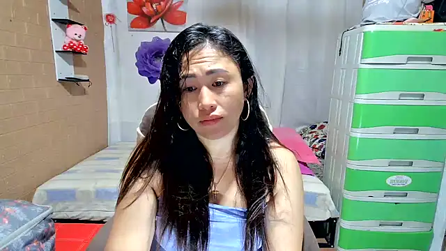 Snapshot of M_e_c_e_l chatting on 05/17/26, 08:38 M e c e l online show from 05/17/26, 08:38