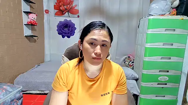 Snapshot of M_e_c_e_l chatting on 05/19/26, 11:49 M e c e l online show from 05/19/26, 11:49