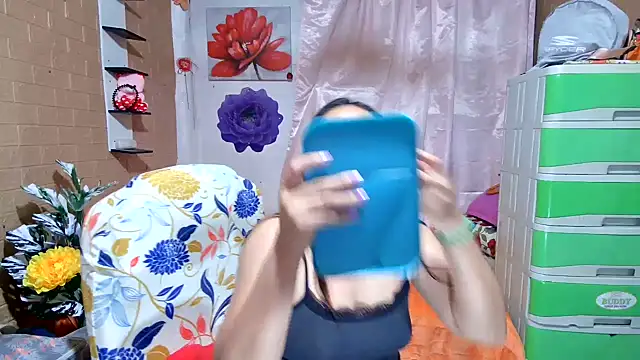 Snapshot of M_e_c_e_l chatting on 06/07/26, 01:15 M e c e l online show from 06/07/26, 01:15