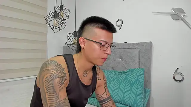 Snapshot of SIXXTOLOVE18 chatting on 03/03/26, 11:21 SIXXTOLOVE18 online show from 03/03/26, 11:21