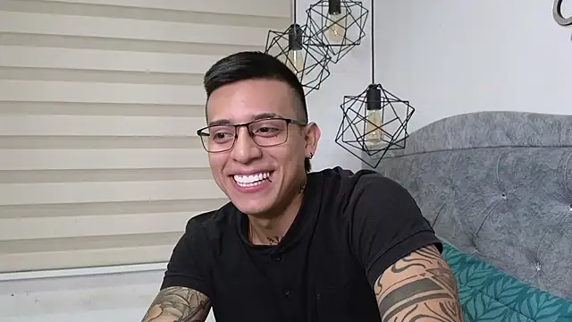 Snapshot of SIXXTOLOVE18 chatting on 03/08/26, 06:17 SIXXTOLOVE18 online show from 03/08/26, 06:17