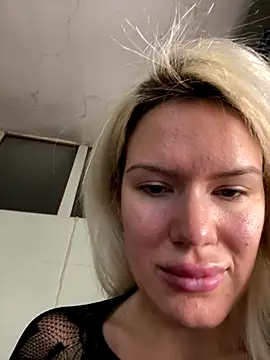 Snapshot of Keylili chatting on 11/08/25, 11:32 Keylili online show from 11/08/25, 11:32