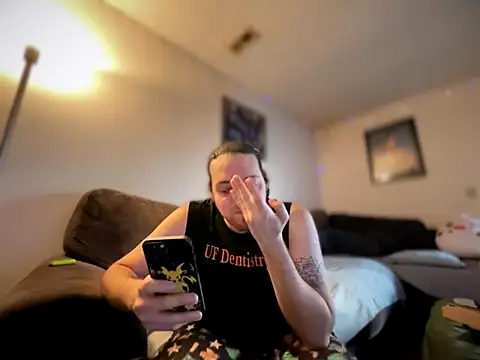 Snapshot of lucasgalacticman chatting on 12/22/25, 02:47 lucasgalacticman online show from 12/22/25, 02:47