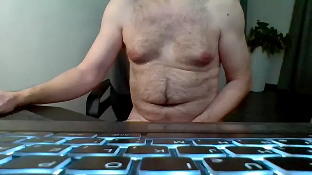 Snapshot of Horney_boy86 chatting on 02/20/25, 10:48 Horney boy86 online show from 02/20/25, 10:48