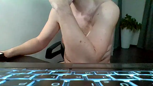 Snapshot of Horney_boy86 chatting on 03/03/25, 10:52 Horney boy86 online show from 03/03/25, 10:52