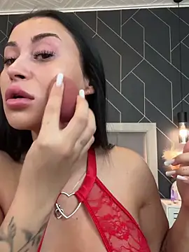 EmyLaveau online show from 02/04/25, 06:25