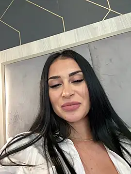 EmyLaveau online show from 02/18/25, 08:27