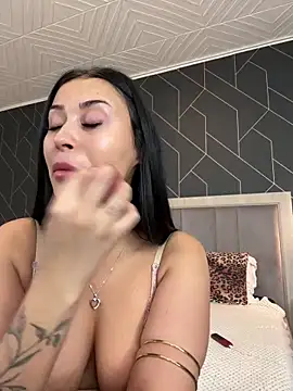 EmyLaveau online show from 02/20/25, 05:33