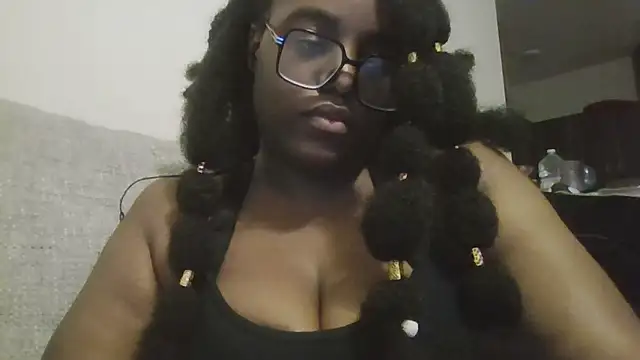 Snapshot of MissCC99 chatting on 10/17/25, 01:53 MissCC99 online show from 10/17/25, 01:53