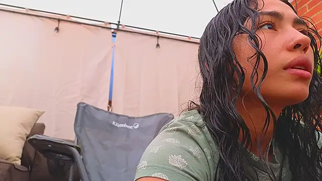 Snapshot of samantha_bss chatting on 12/19/25, 02:46 samantha bss online show from 12/19/25, 02:46