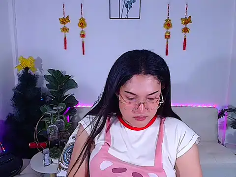 Snapshot of plysaithailand chatting on 04/21/26, 01:42 plysaithailand online show from 04/21/26, 01:42
