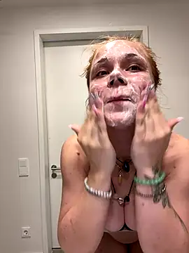 Snapshot of PennyPrincess chatting on 10/01/25, 01:17 PennyPrincess online show from 10/01/25, 01:17