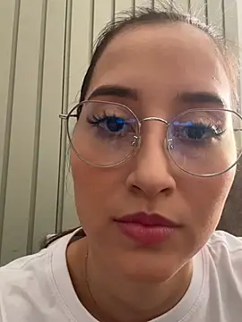 Snapshot of Abby_Sweet1_ chatting on 07/18/26, 06:34 Abby Sweet1 online show from 07/18/26, 06:34