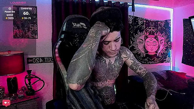 Snapshot of josh__ackerman chatting on 12/30/24, 10:10 josh ackerman online show from 12/30/24, 10:10