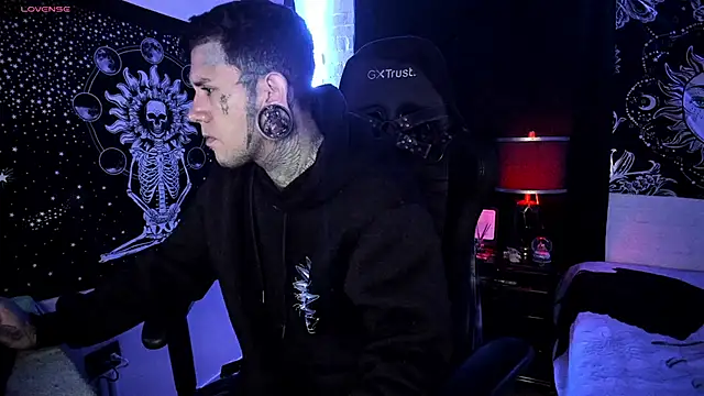 Snapshot of josh__ackerman chatting on 03/03/25, 12:58 josh ackerman online show from 03/03/25, 12:58