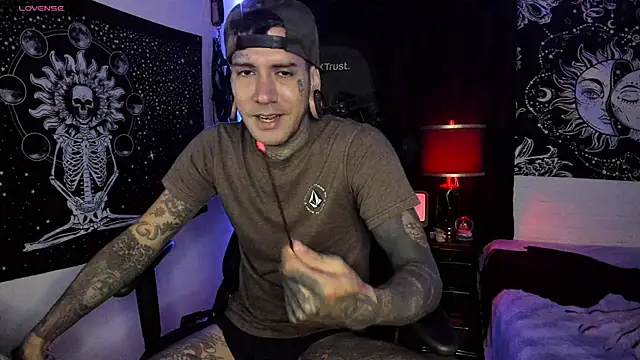 Snapshot of josh__ackerman chatting on 03/11/25, 11:48 josh ackerman online show from 03/11/25, 11:48