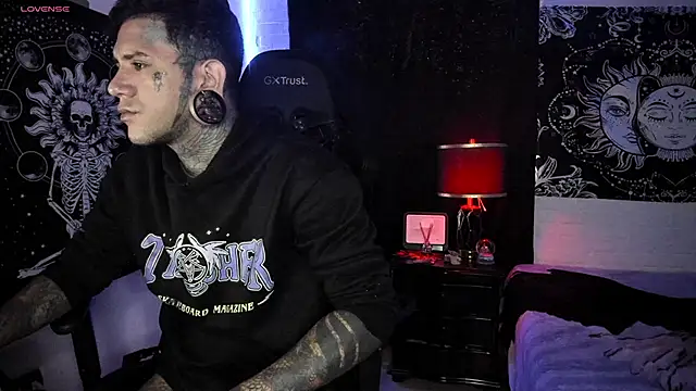 Snapshot of josh__ackerman chatting on 03/12/25, 06:33 josh ackerman online show from 03/12/25, 06:33