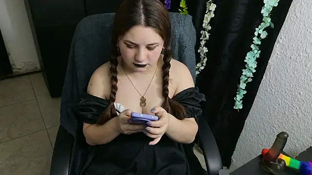 ann bronw online show from 10/23/25, 12:21