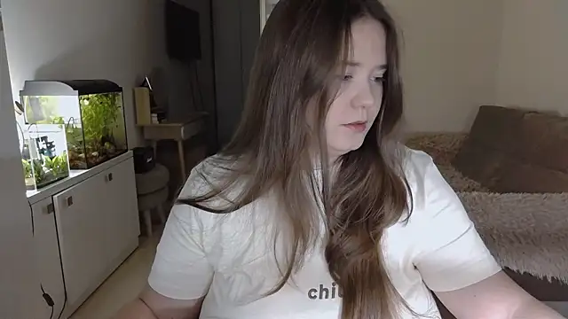 Snapshot of remirann_ chatting on 02/18/25, 04:05 remirann online show from 02/18/25, 04:05