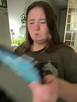 Snapshot of remirann_ chatting on 03/18/25, 03:53 remirann online show from 03/18/25, 03:53