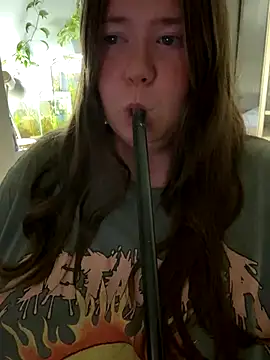 Snapshot of remirann_ chatting on 09/22/25, 05:04 remirann online show from 09/22/25, 05:04