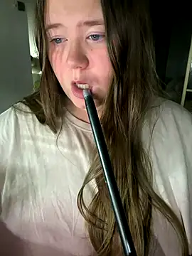 Snapshot of remirann_ chatting on 11/25/25, 05:13 remirann online show from 11/25/25, 05:13