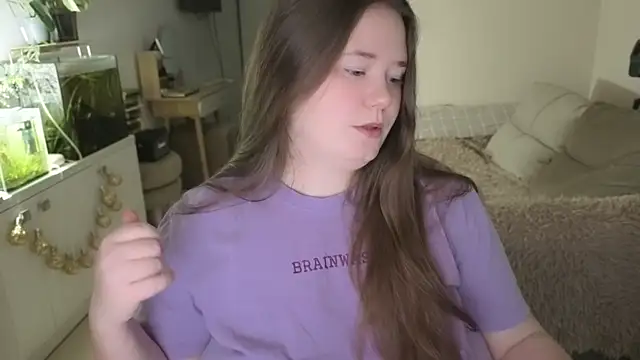 Snapshot of remirann_ chatting on 01/18/26, 02:43 remirann online show from 01/18/26, 02:43