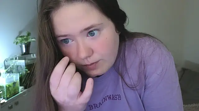 remirann  online show from 05/17/26, 06:44