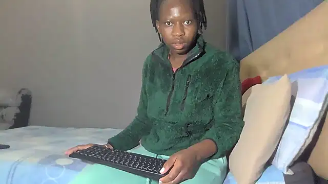 Sweetslender online show from 06/17/26, 07:22